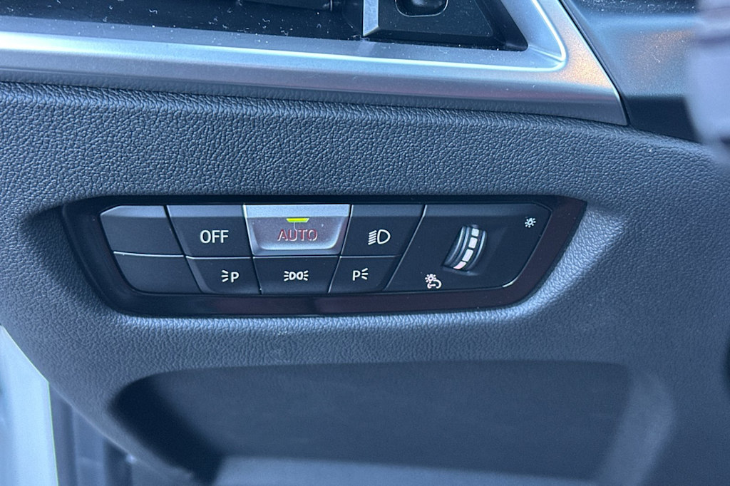 Thumbnail: 2025 BMW 3 Series - 31