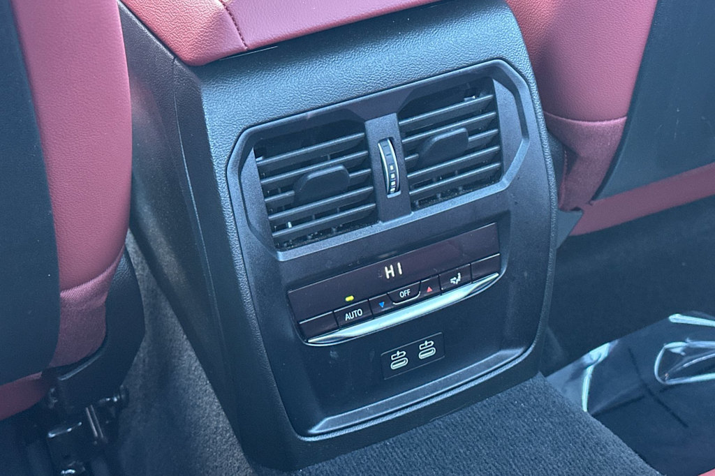 Thumbnail: 2025 BMW 3 Series - 23