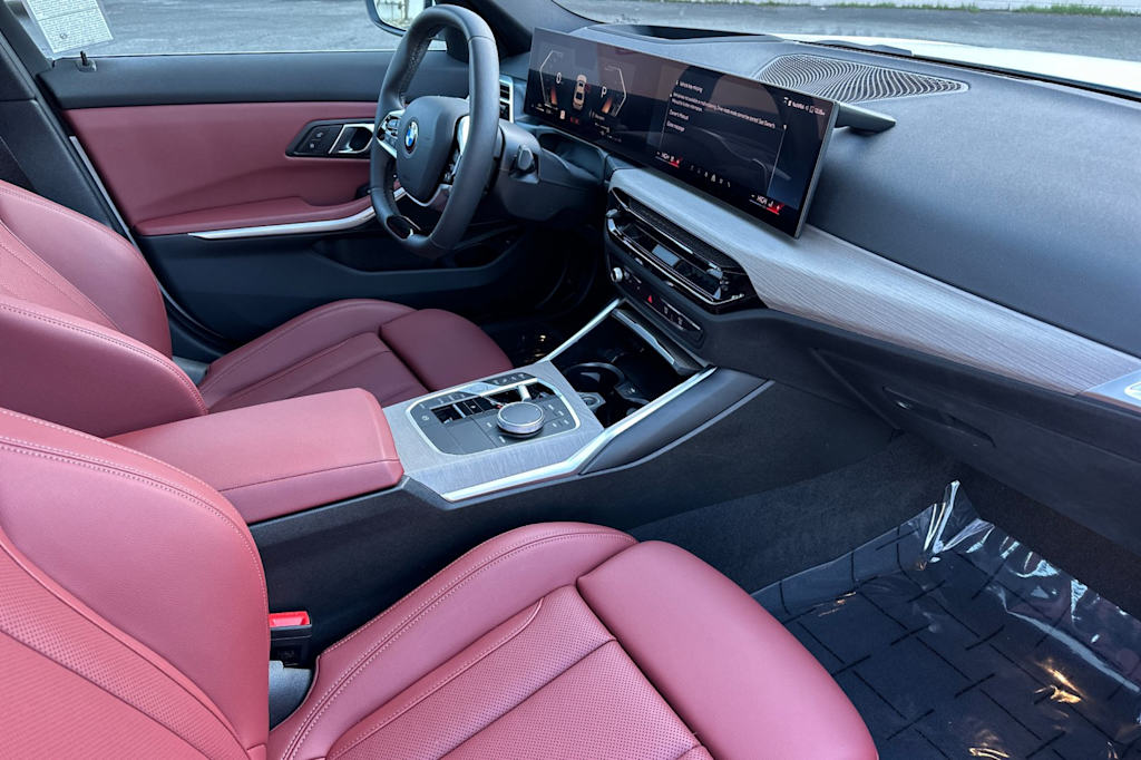 Thumbnail: 2025 BMW 3 Series - 12