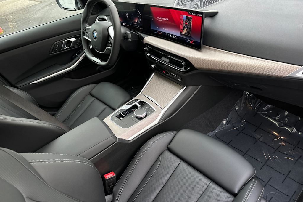 Thumbnail: 2025 BMW 3 Series - 11