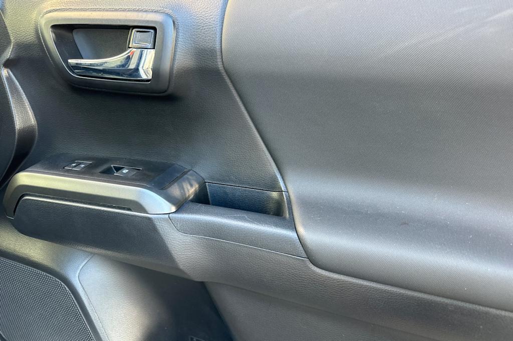 Thumbnail: 2023 Toyota Tacoma - 21