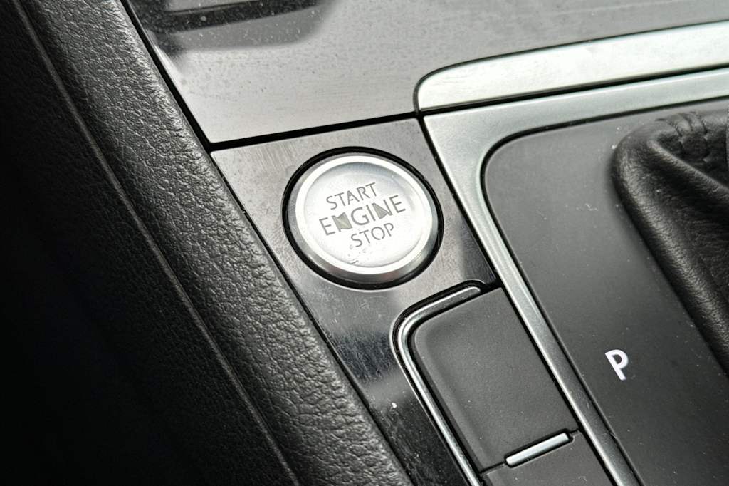 Thumbnail: 2015 Volkswagen Golf - 27