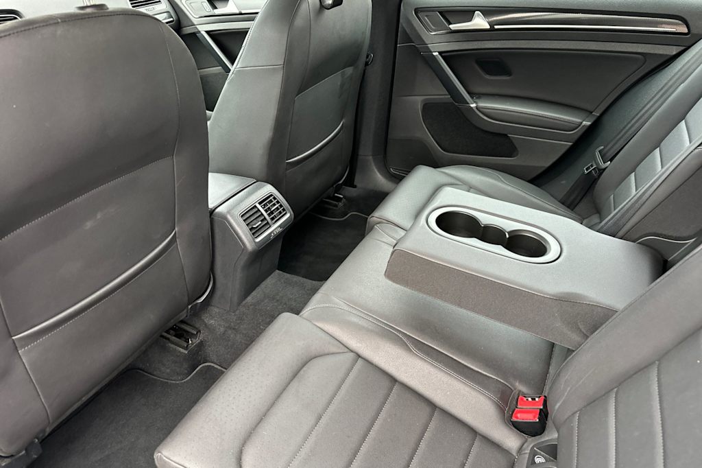 Thumbnail: 2015 Volkswagen Golf - 9