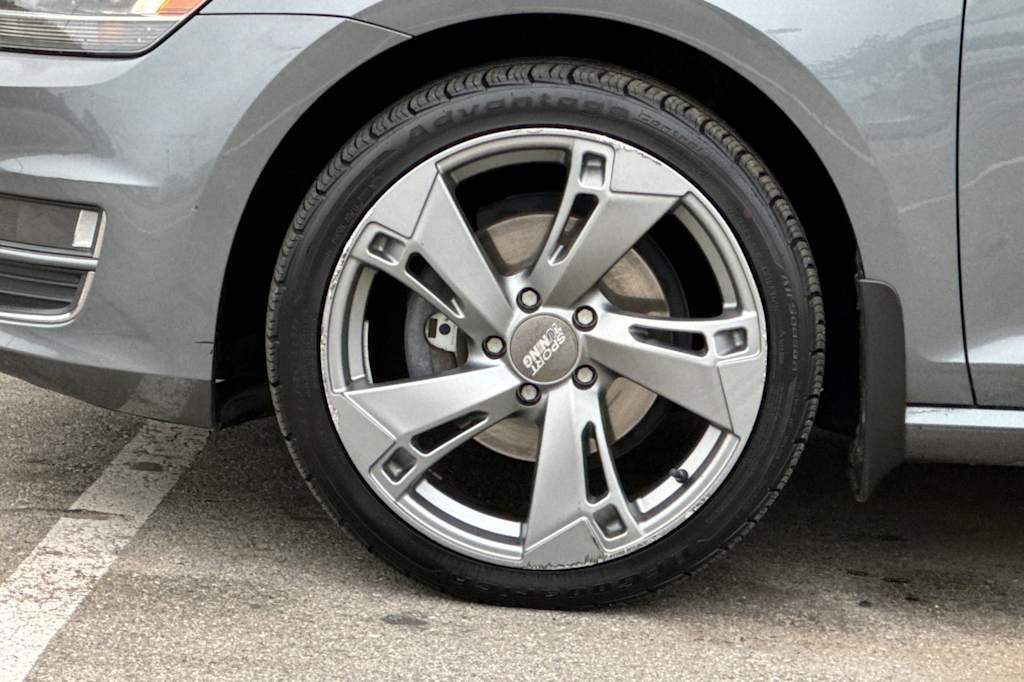 Thumbnail: 2015 Volkswagen Golf - 7