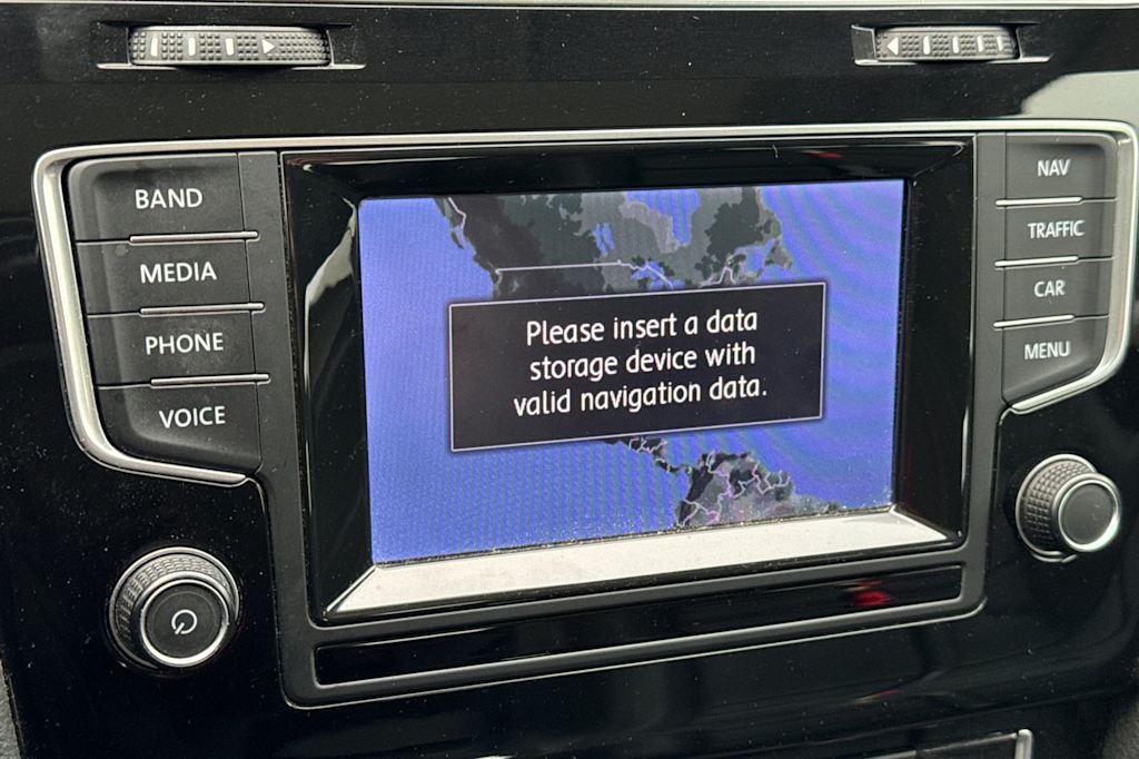 Thumbnail: 2015 Volkswagen Golf - 24