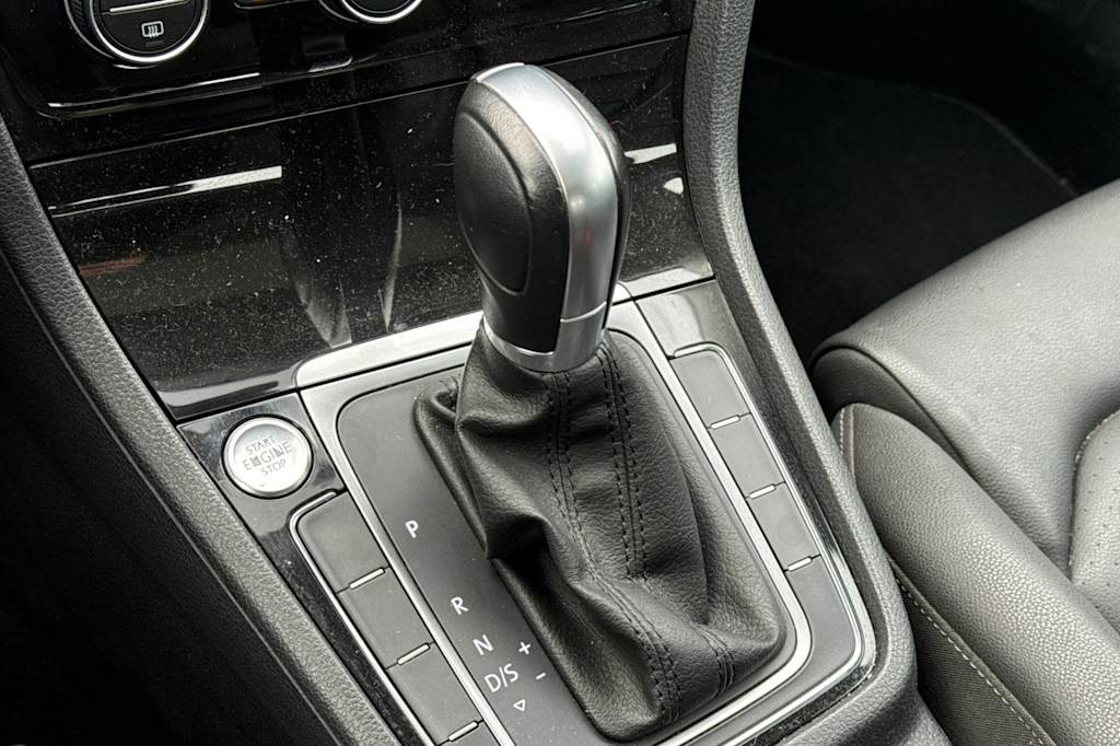 Thumbnail: 2015 Volkswagen Golf - 13