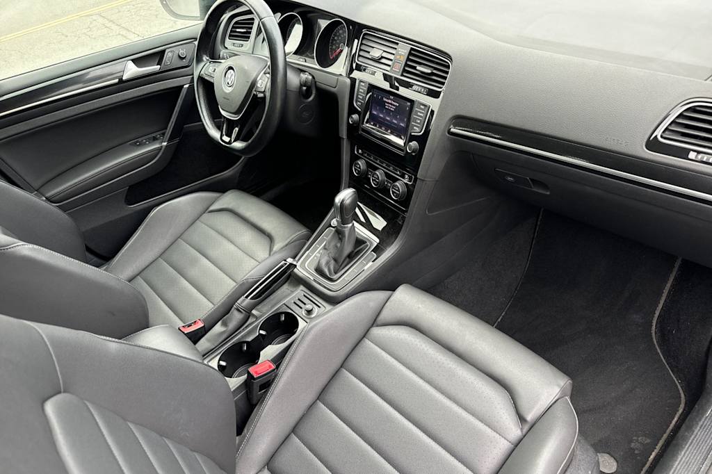 Thumbnail: 2015 Volkswagen Golf - 11