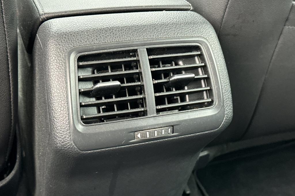 Thumbnail: 2015 Volkswagen Golf - 22