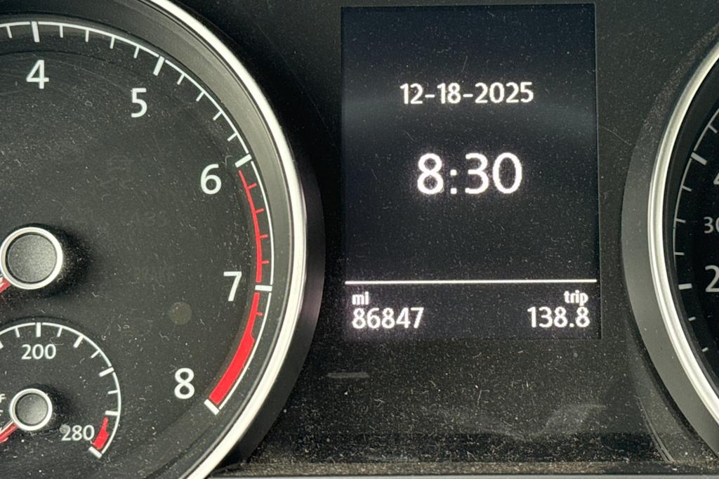 Thumbnail: 2015 Volkswagen Golf - 31