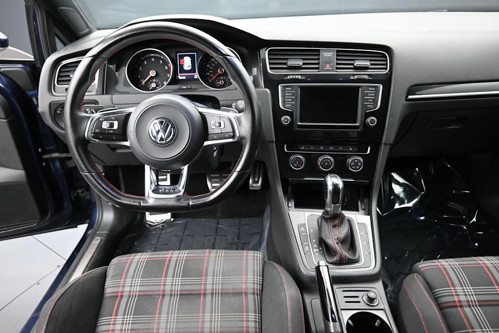 Thumbnail: 2017 Volkswagen Golf - 2
