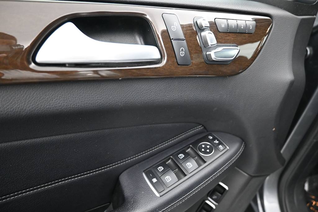 Thumbnail: 2019 Mercedes-Benz GLS - 17