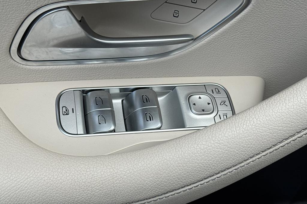 Thumbnail: 2022 Mercedes-Benz GLS - 21