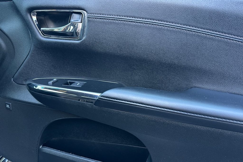 Thumbnail: 2017 Toyota Avalon - 22