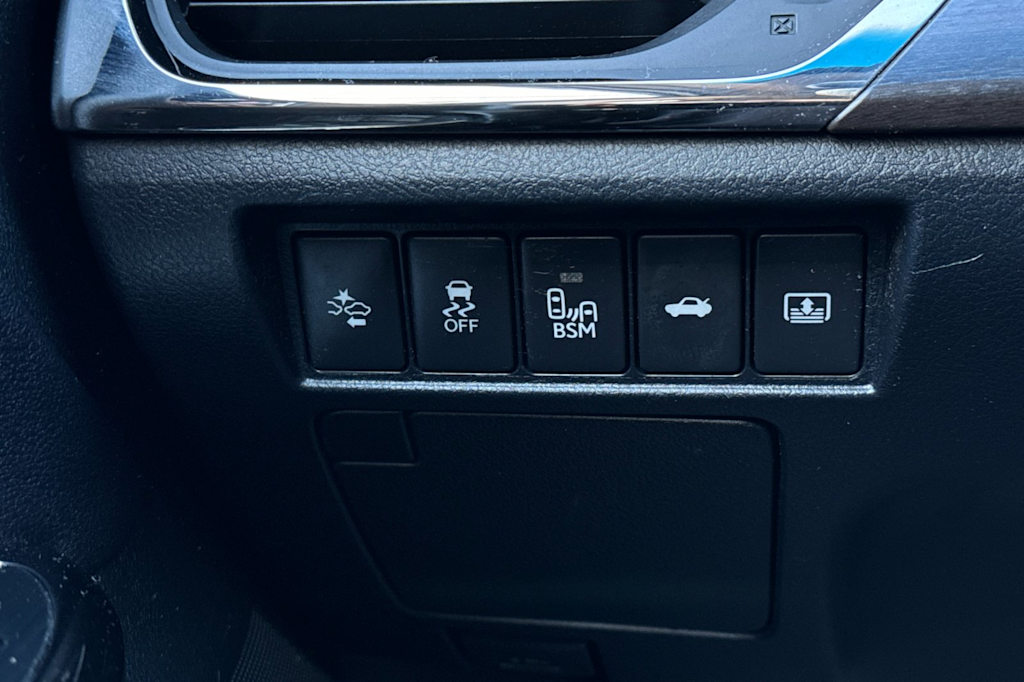 Thumbnail: 2017 Toyota Avalon - 31