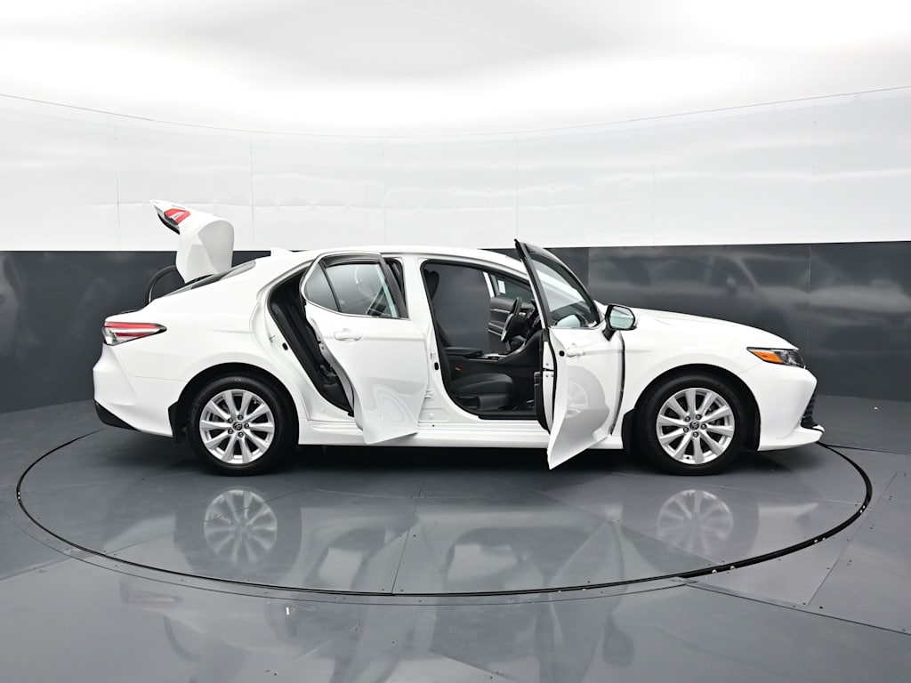 Thumbnail: 2020 Toyota Camry - 12