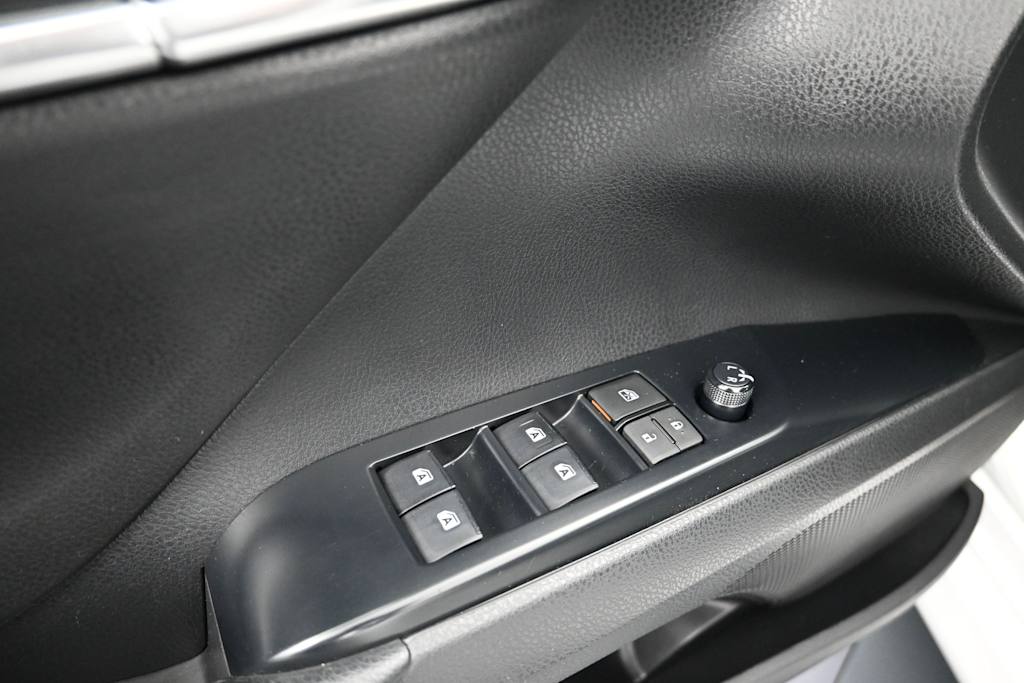 Thumbnail: 2020 Toyota Camry - 17