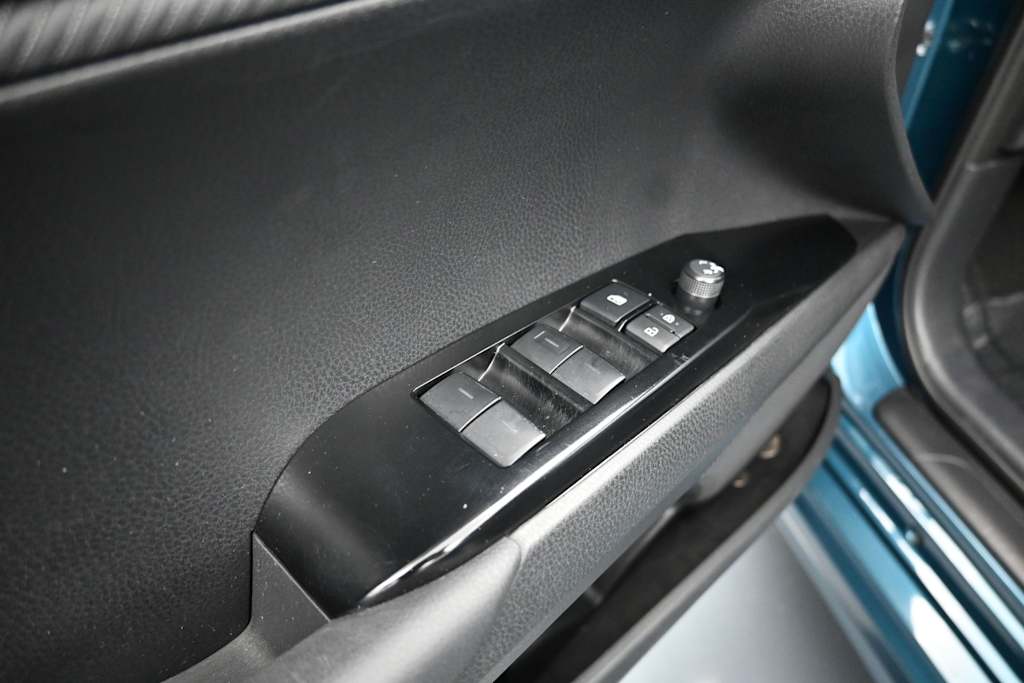 Thumbnail: 2025 Toyota Camry - 21