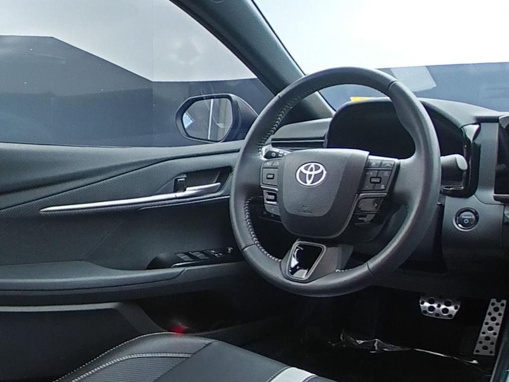 Thumbnail: 2025 Toyota Camry - 9