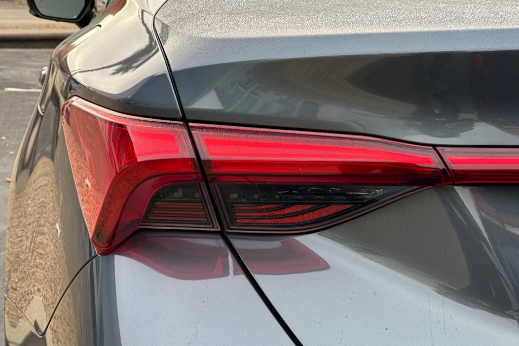 Thumbnail: 2022 Toyota Avalon - 16