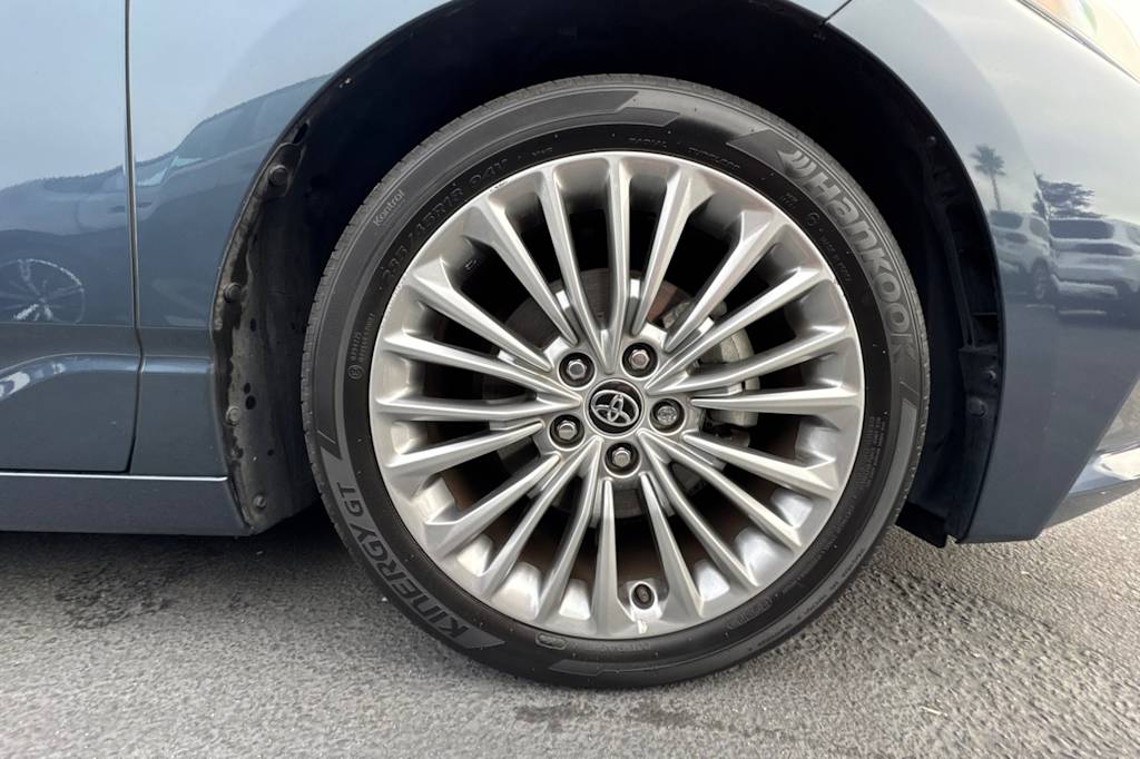 Thumbnail: 2022 Toyota Avalon - 6