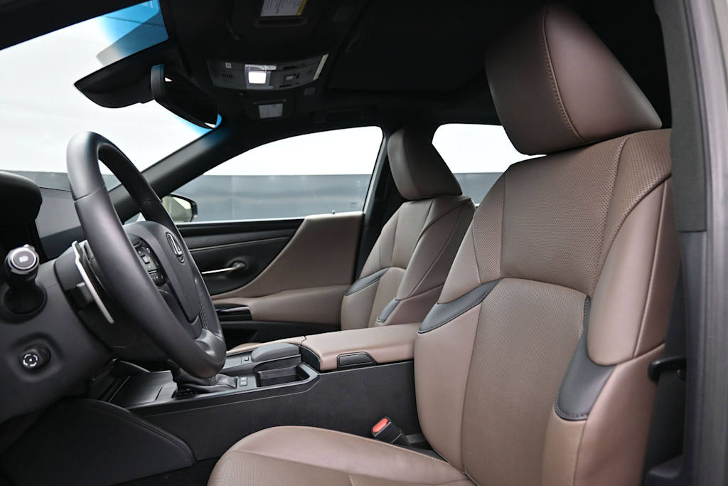 Thumbnail: 2022 Lexus ES - 8
