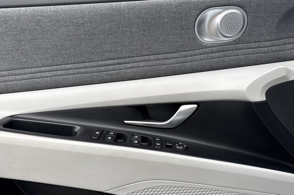 Thumbnail: 2023 Hyundai Elantra - 20