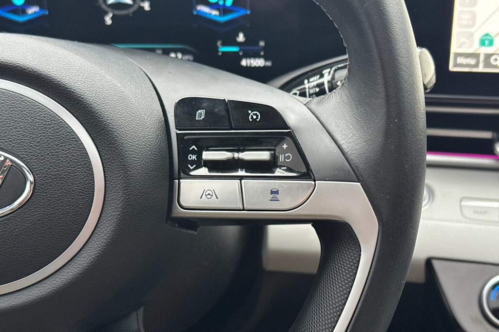 Thumbnail: 2023 Hyundai Elantra - 30