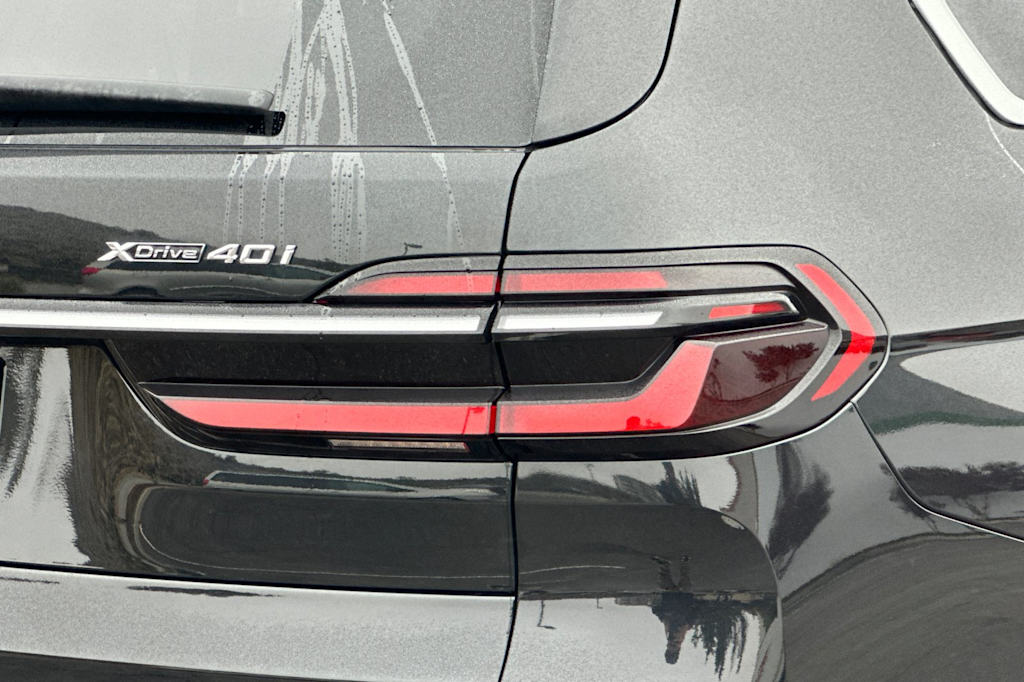 Thumbnail: 2025 BMW X7 - 31