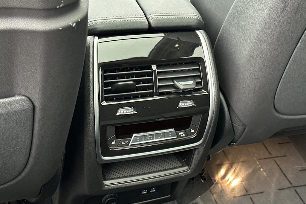 Thumbnail: 2025 BMW X7 - 22