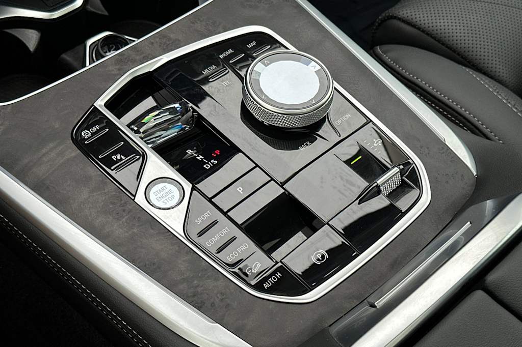 Thumbnail: 2025 BMW X7 - 7