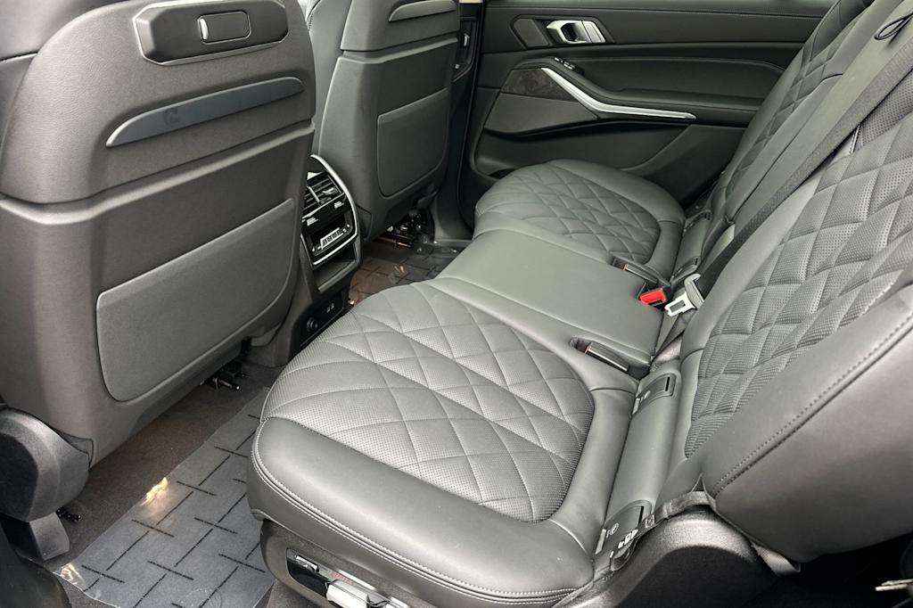 Thumbnail: 2025 BMW X7 - 12