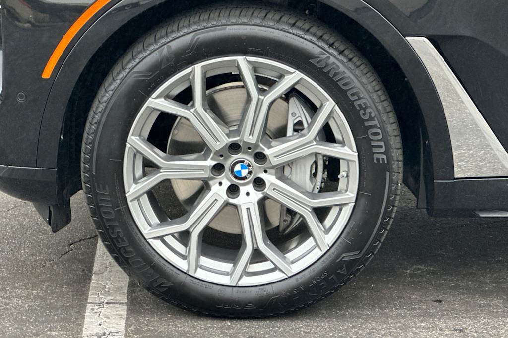 Thumbnail: 2025 BMW X7 - 8