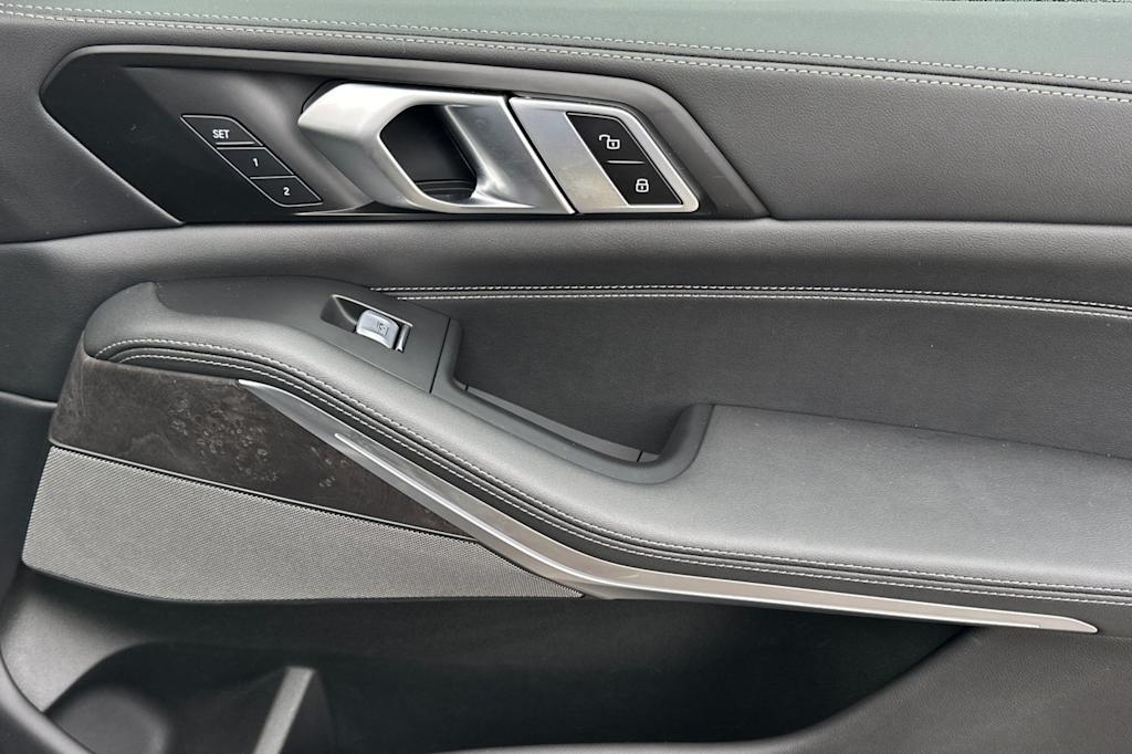 Thumbnail: 2025 BMW X7 - 24