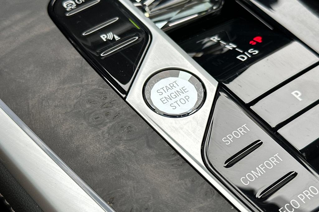 Thumbnail: 2025 BMW X7 - 14