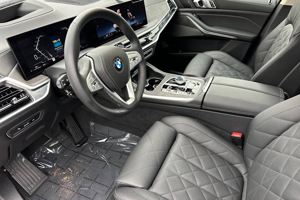 Thumbnail: 2025 BMW X7 - 10