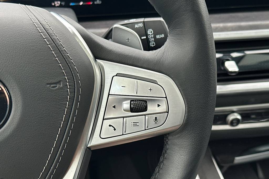 Thumbnail: 2025 BMW X7 - 30