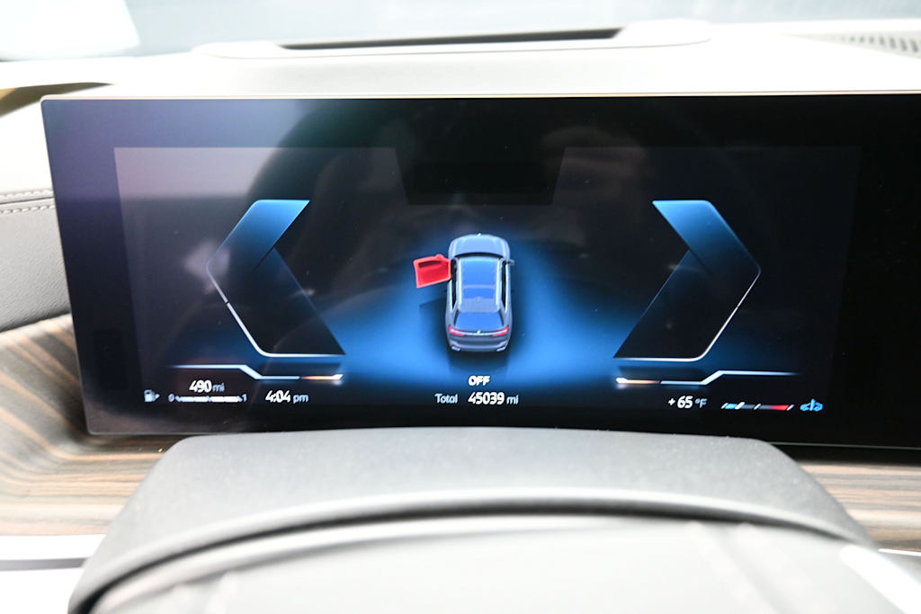 Thumbnail: 2023 BMW X7 - 11