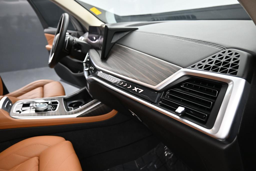 Thumbnail: 2023 BMW X7 - 7