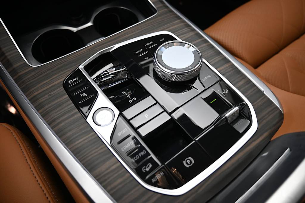 Thumbnail: 2023 BMW X7 - 10