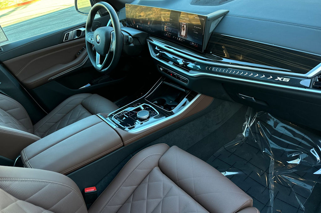 Thumbnail: 2025 BMW X5 - 11
