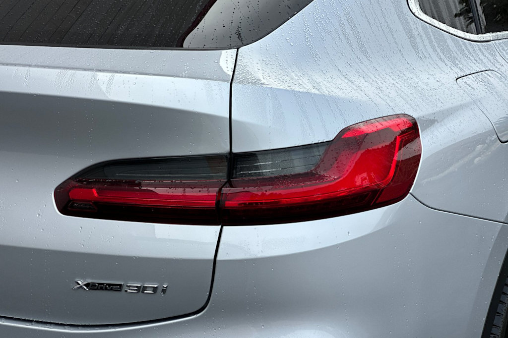 Thumbnail: 2021 BMW X4 - 32
