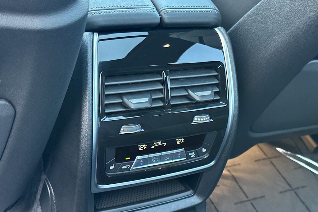 2024 BMW X7 M60i 23
