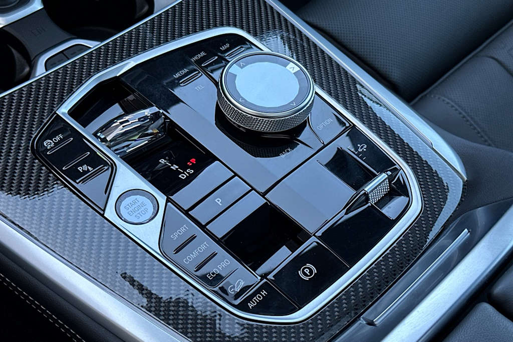 2024 BMW X7 M60i 14