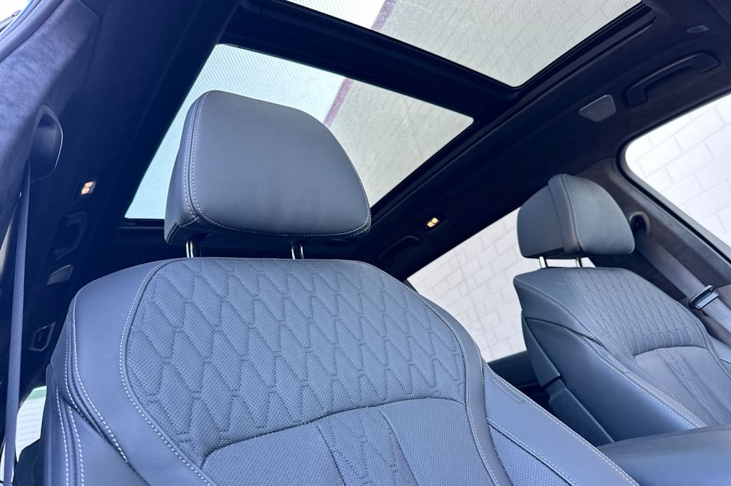 2024 BMW X7 M60i 24