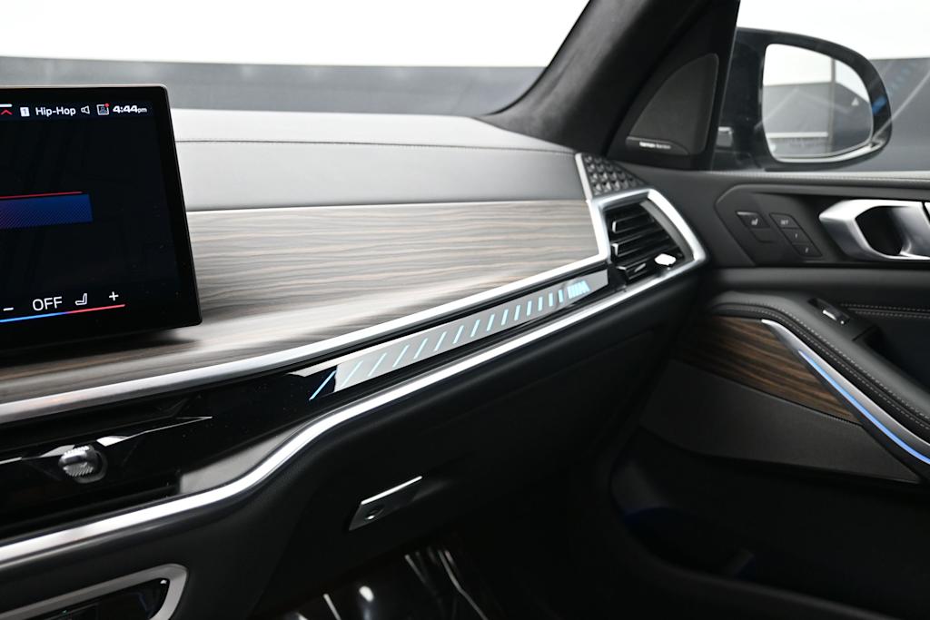 Thumbnail: 2024 BMW X7 - 18