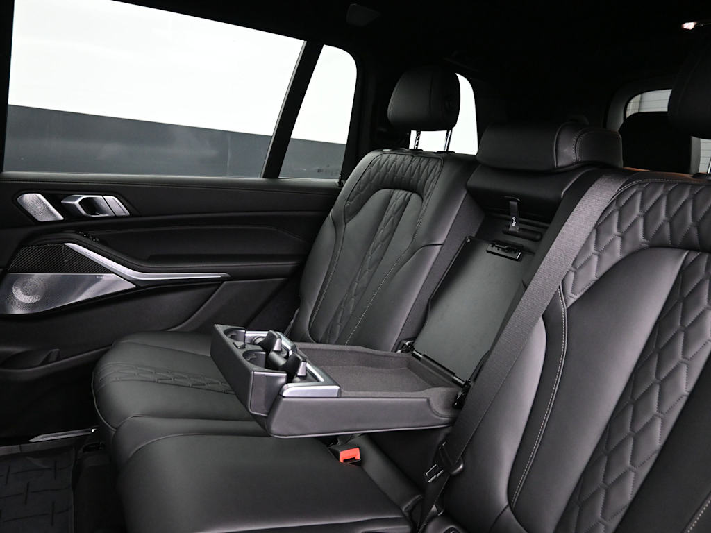 Thumbnail: 2026 BMW X7 - 8