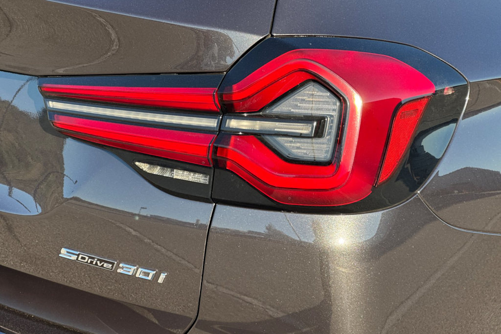Thumbnail: 2023 BMW X3 - 33