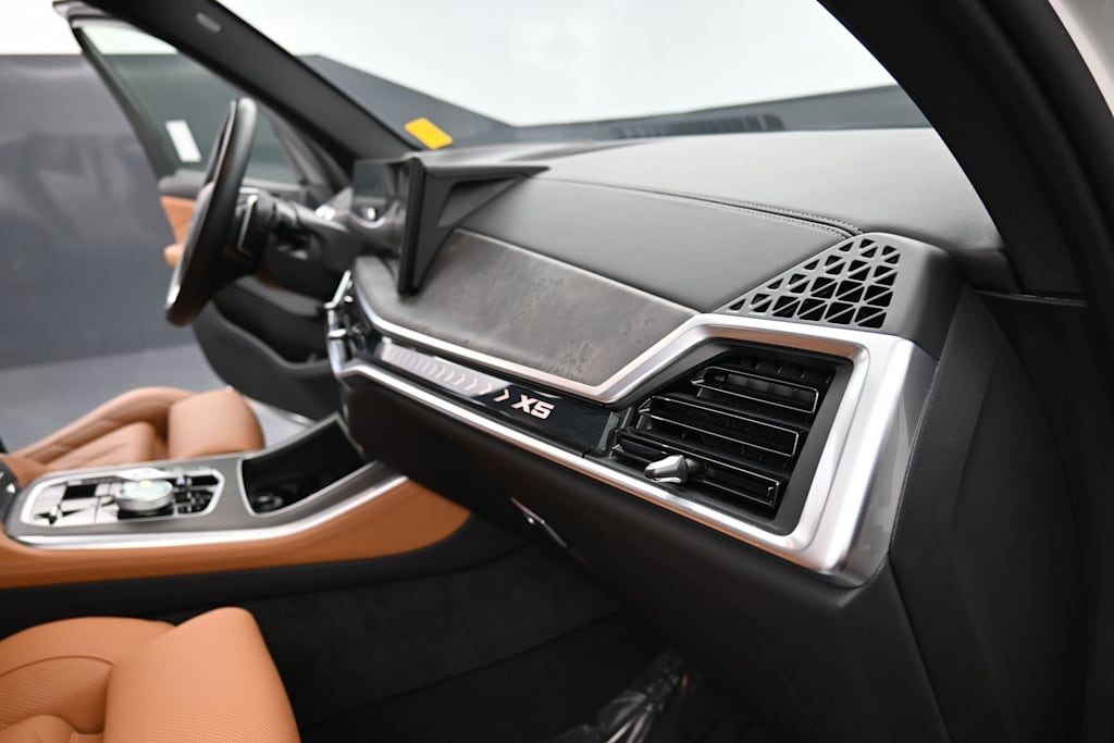 Thumbnail: 2025 BMW X5 - 8