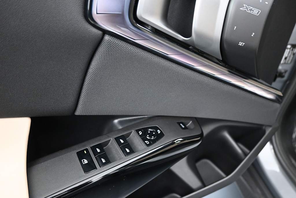 2026 BMW X3 30 - Photo 16