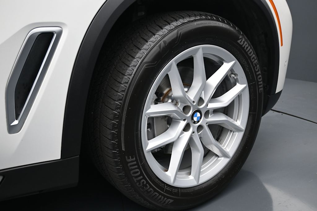 Thumbnail: 2023 BMW X5 - 8